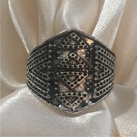 🔴4/$15 Antiqued Silver Ring - Picture 1 of 4